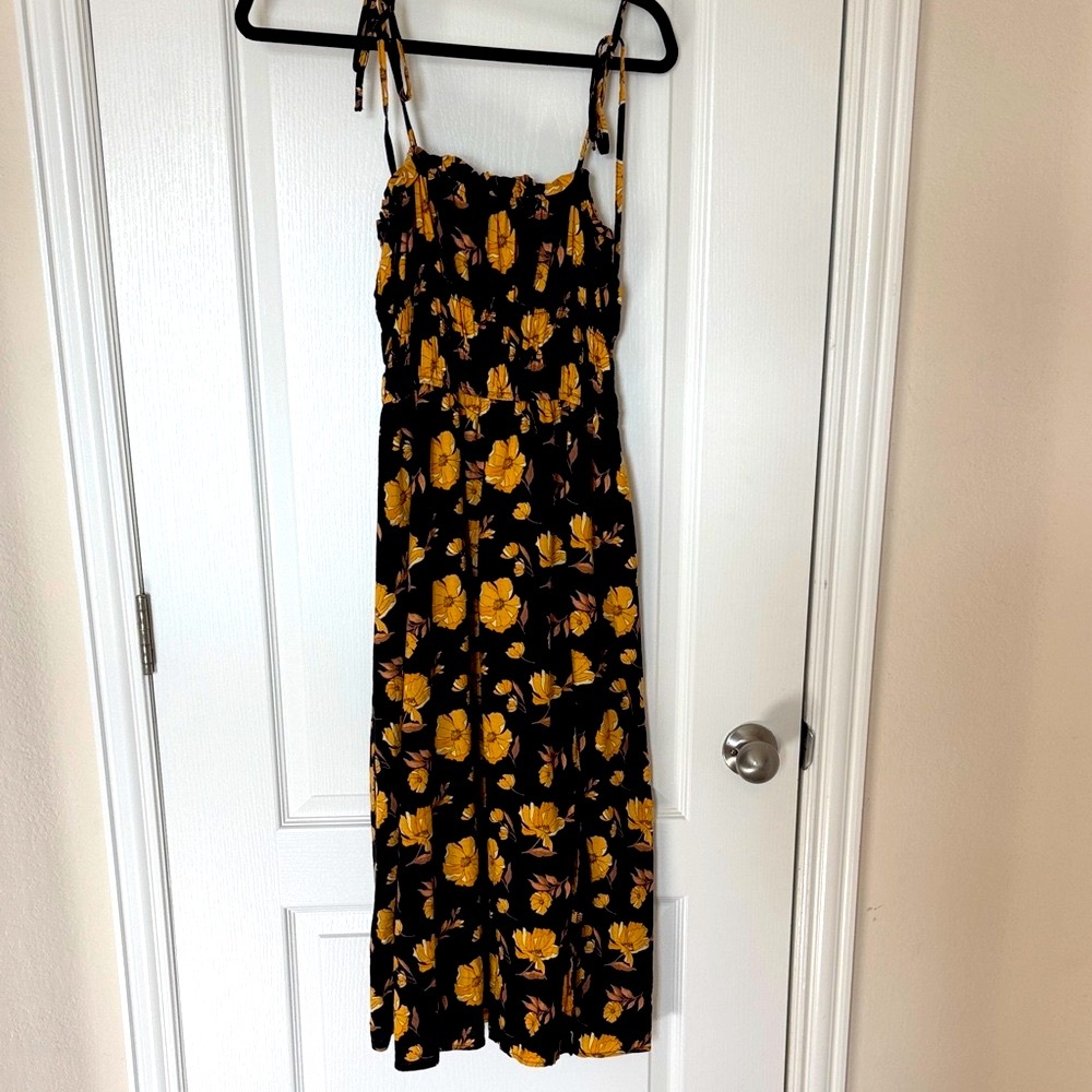 Forever 21 Black and Yellow Floral Maxi Dress